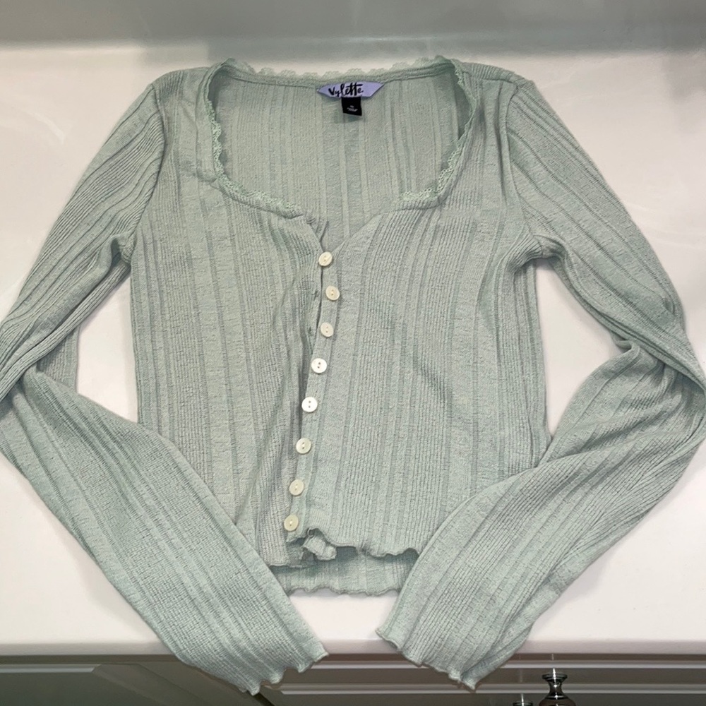 Vylette lightweight button up lettuce edge top. Size S. Color Light Green.